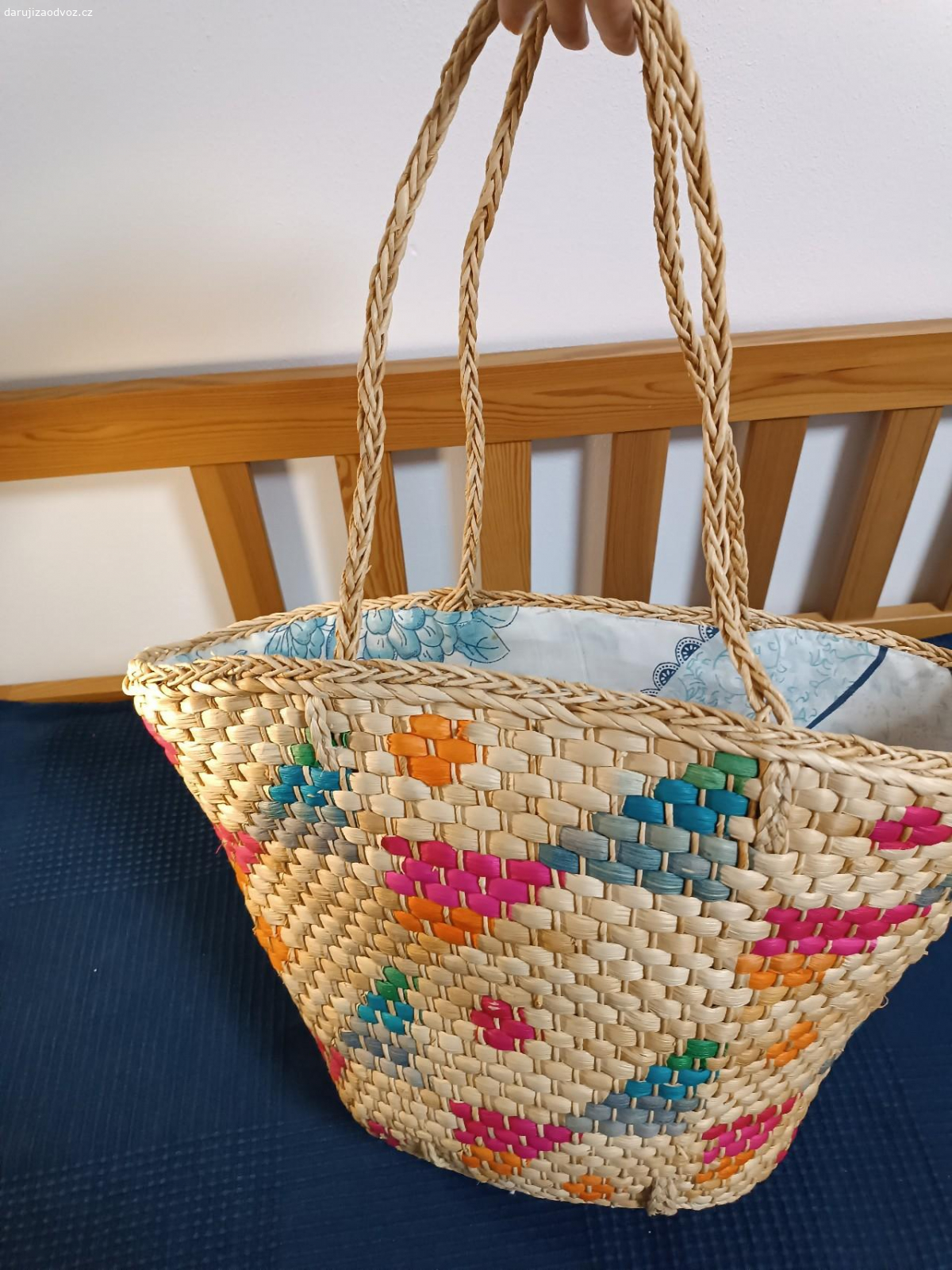 Plážová taška. Daruji za odvoz plážovou tašku z přírodního materiálu.