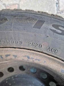Plechová kola Ford R16 se zimními pneu 215/55R16