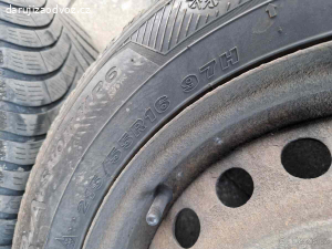 Plechová kola Ford R16 se zimními pneu 215/55R16