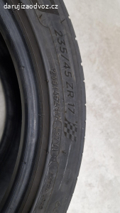 Pneu Michelin letni 235/45 R17