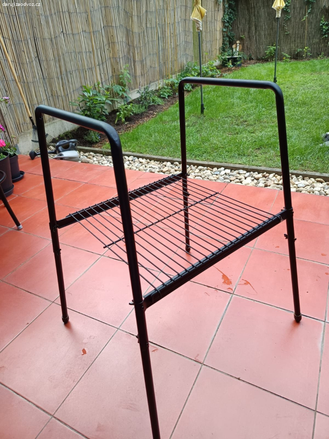 Podstavec pod elektrický gril