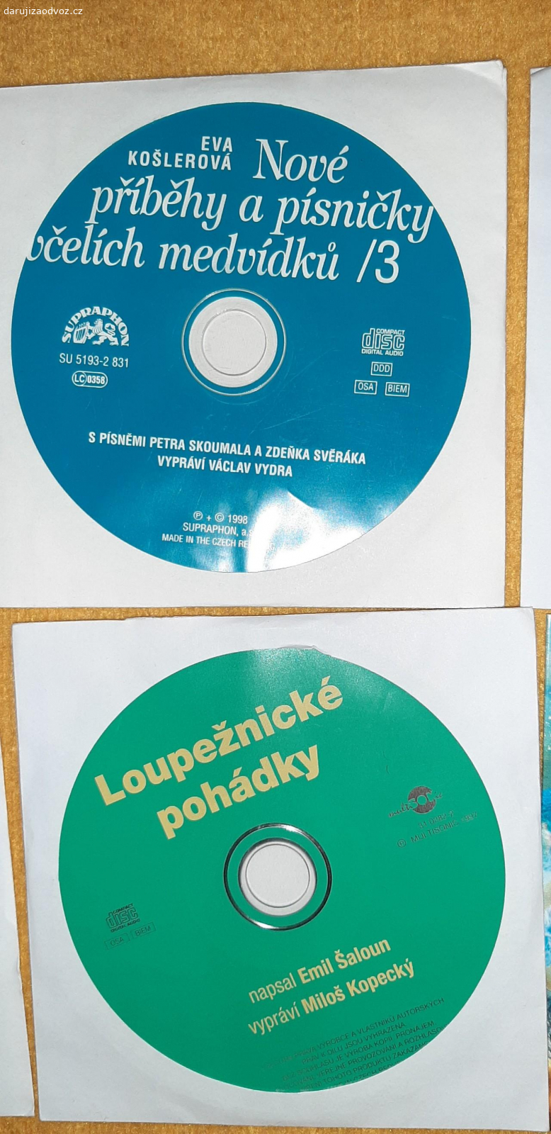 Pohadky na CD- originalky. Daruji detske CDcka- originalky, kde jsou namluvene pohadky- Hankou Zagorovou, J.Bohdalovou, Milosem Kopeckym, Vaclavem Vydrou... Je to skvela vec na uspavani deti, nebo do auta na cestovani, aby se nenudily...
Posilam Balikovnou za 69Kc.