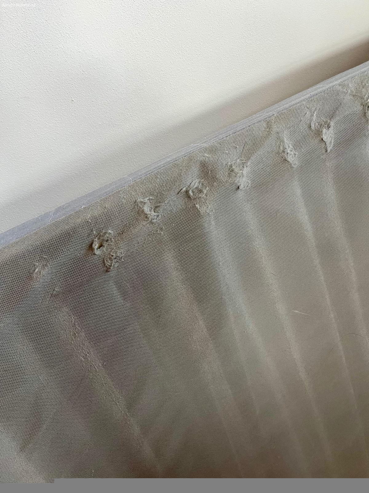 Pohovka Ikea. S potahem a šuplíkem.