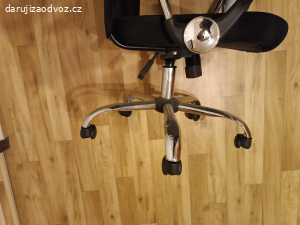 kancelářské křeslo