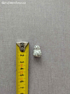 Porcelánový korálek - kočička, cca 1,5 cm