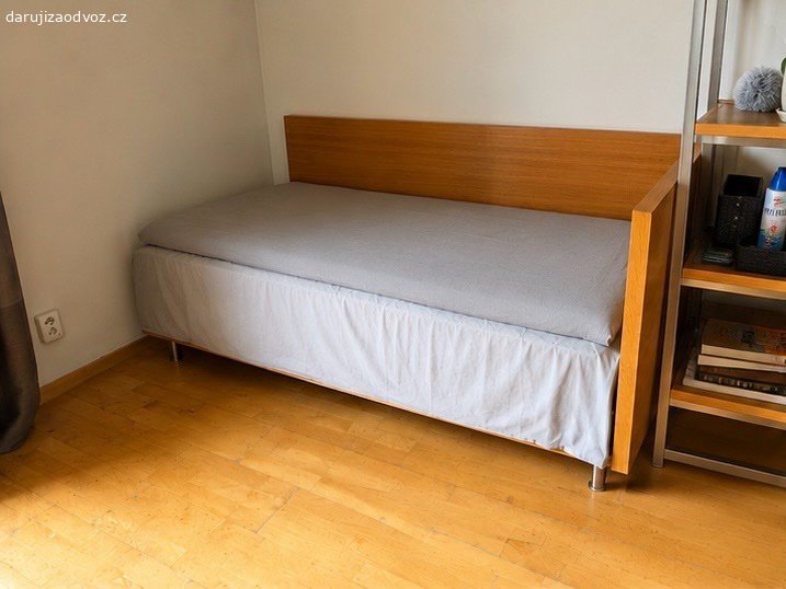 postel 100x200 + matrace. Postel 100x200 vyrobena na zakázku + matrace. Postel je v hodně dobrým stavu. 
Osobní odběr. Praha 10
