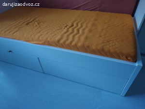 Postel s matrací +1