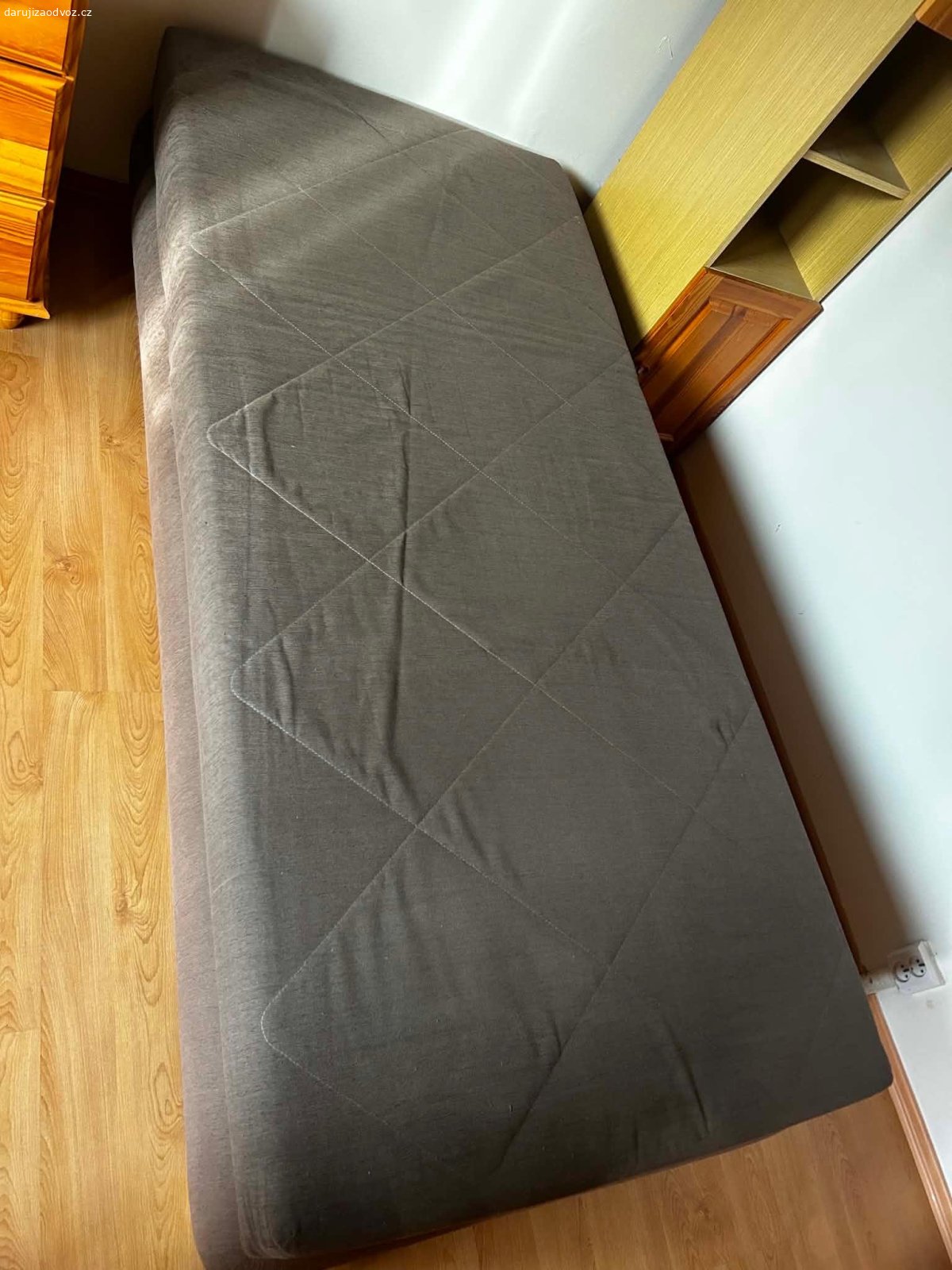 postel s úložným prostorem 2krát. dvě stejné postele