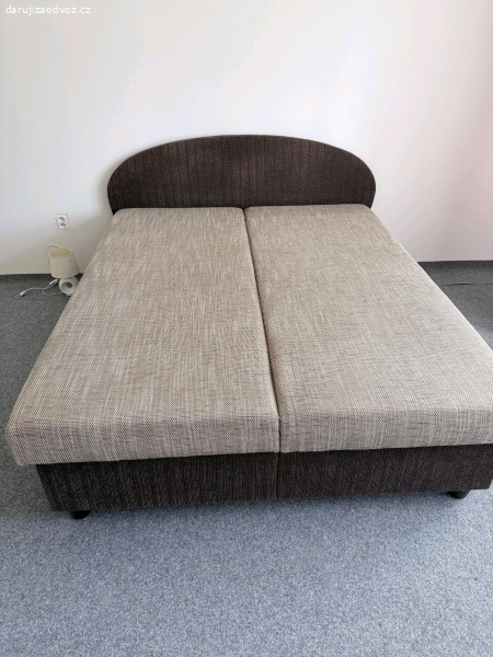 postel s úložným prostorem