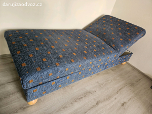 Postel s úložným prostorem
