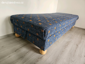 Postel s úložným prostorem