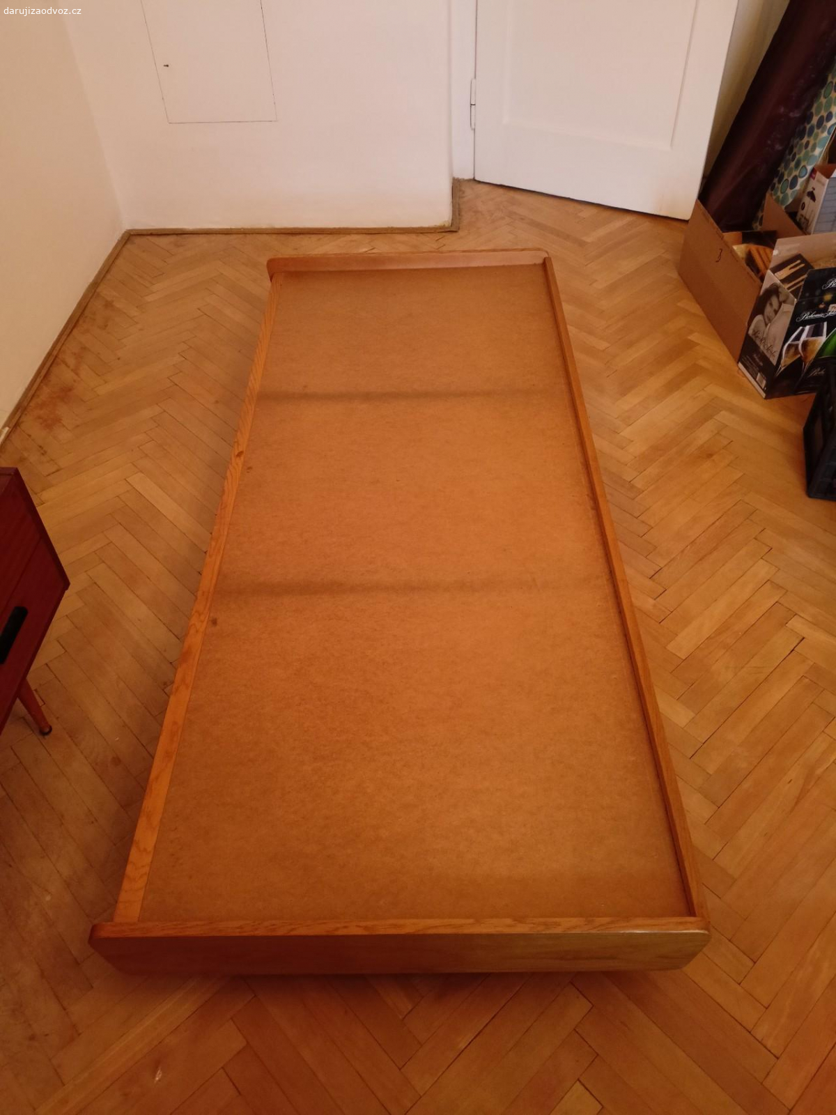 postel. ram postele d 200, š 85 cm, v 33 cm