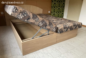 postele s úložným prostorem