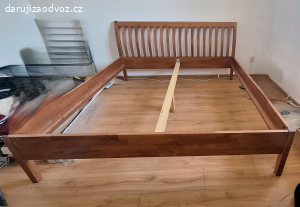 Postelový rám