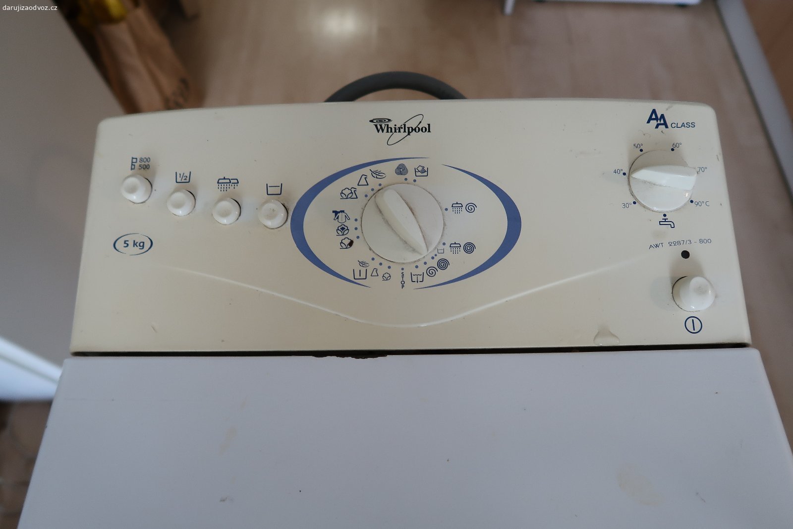 Pračka Whirlpool AWT 2287/3. Daruji za odvoz pračku Whirlpool AWT 2287/3. Nefunguje odčerpávání vody, pračka nepoužívaná asi 2 roky. Do té doby spolehlivě fungovala. Jinak pere, pouze odtok nefunguje. Na díly nebo opravu.