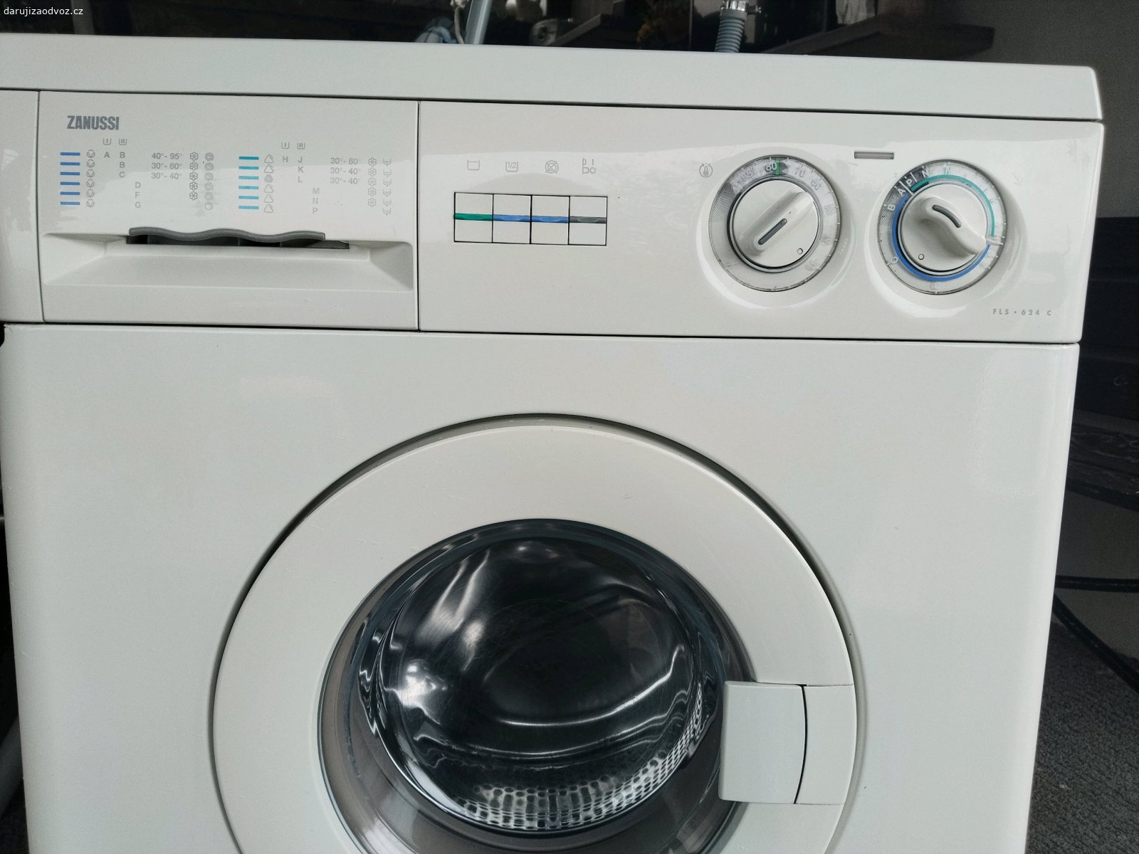 pračka Zanussi. daruji za odvoz funkční pračku.