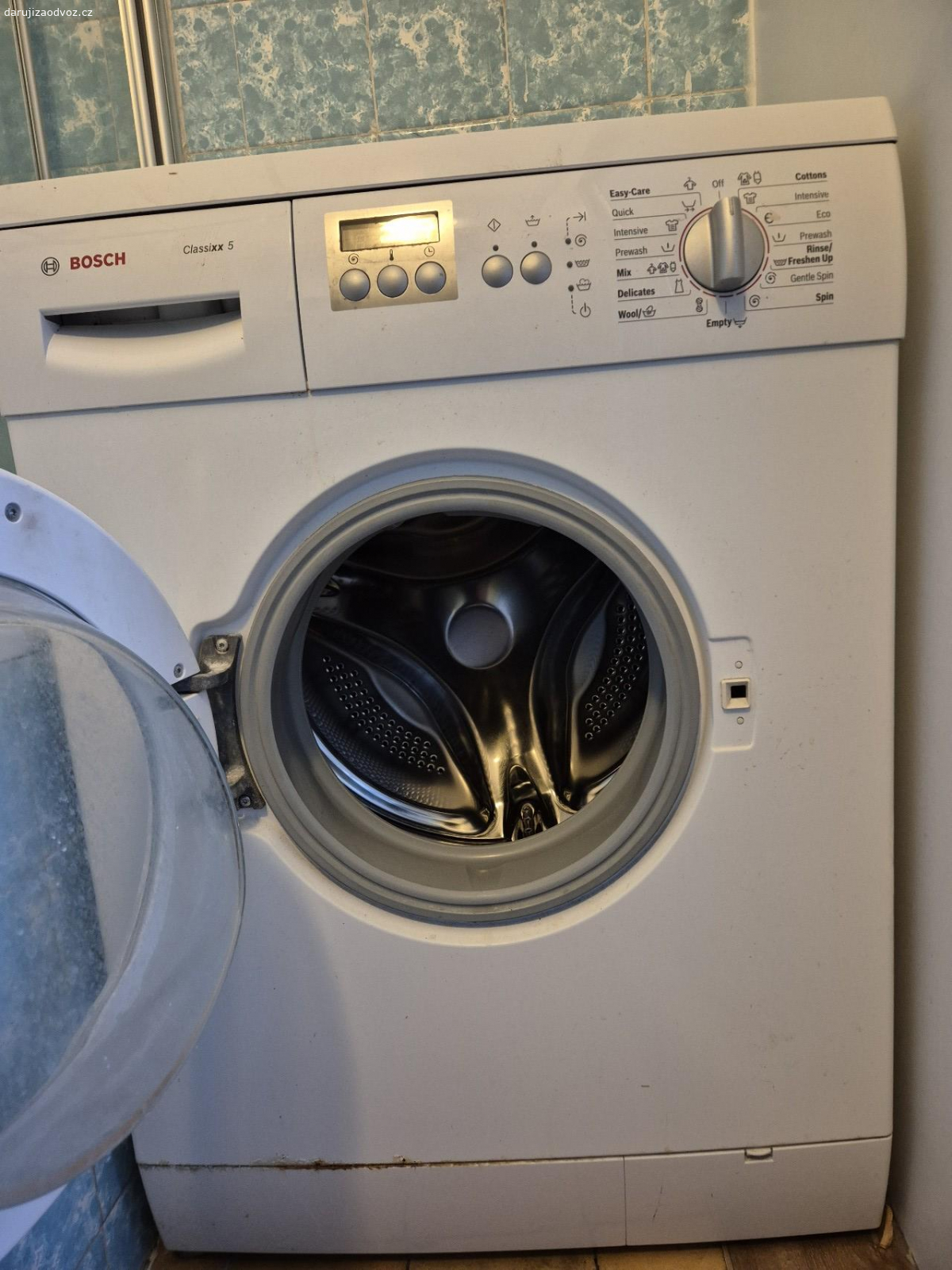 Pračka. Funkční starší pračka Bosch Classixx 5.