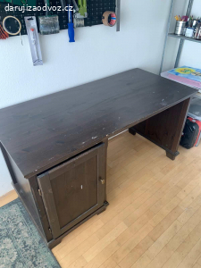 Pracovni stul