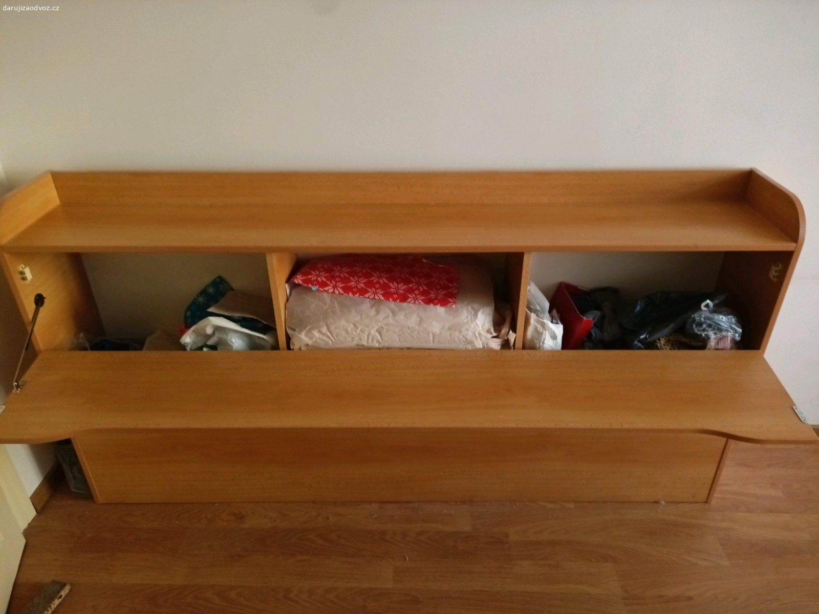 Prádelník. Daruji prádelník ve velice dobrém stavu.
v.,š.,hl. - 100x195,5x30