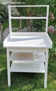 Přebalovací stůl