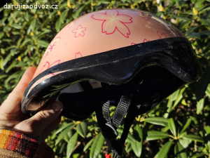 Přilba na kolo pro nejmenší.