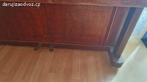 Daruji za odvoz pianino, ale neladí