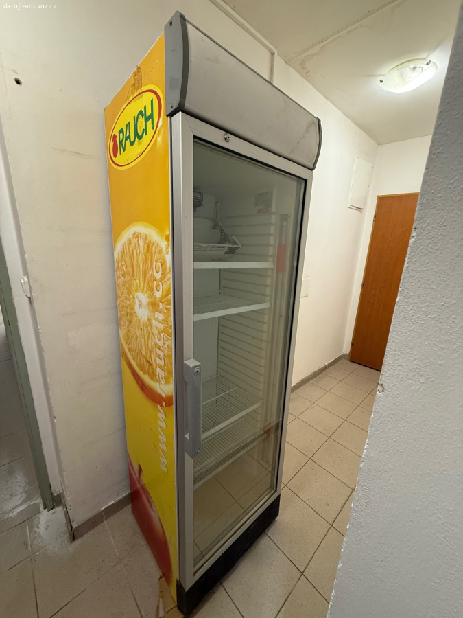 Prosklená lednice