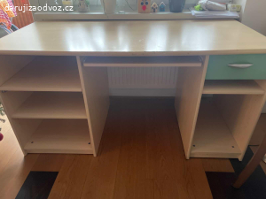 Psací stůl