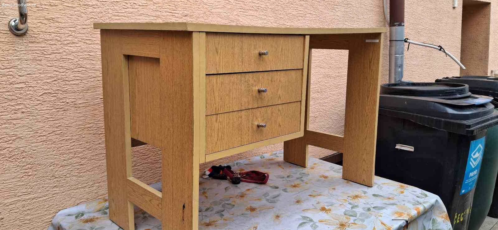 Psací stůl. Psací stůl, výška 65 cm, délka 96 cm, šířka 48 cm.