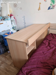 psací stůl