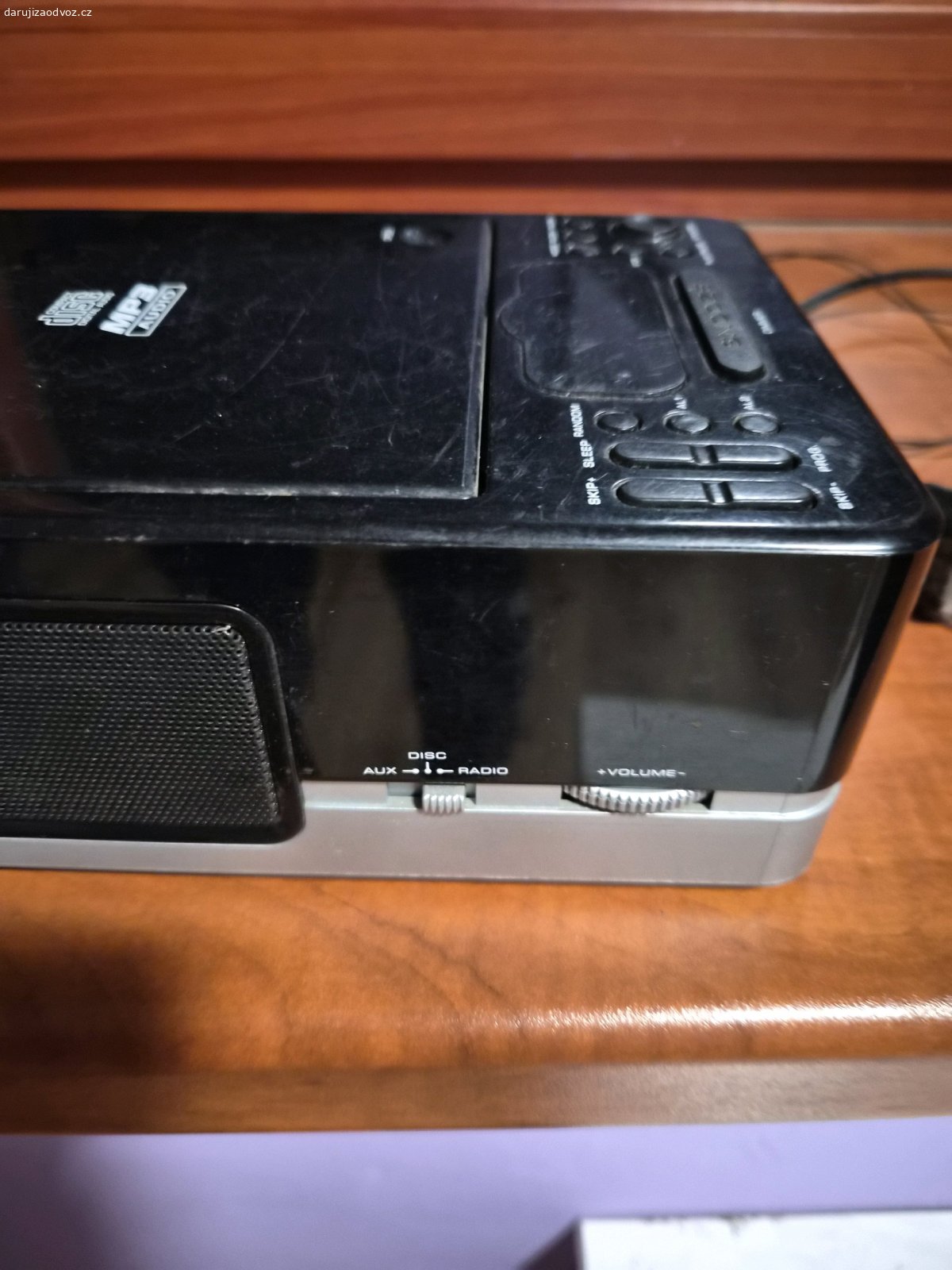 Rádio s CD přehrávačem. Daruji toto rádio s CD přehrávačem.
Poštou neposílám.