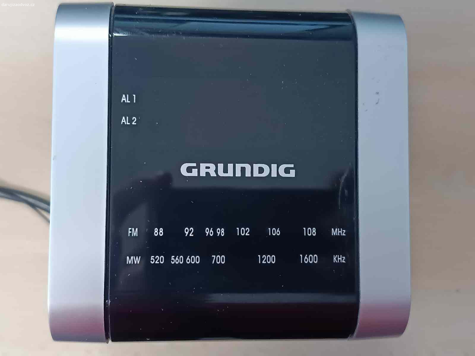 radiobudík Grundig (2 nezávislé časy buzení). Grundig Sonoclock 560, funkční.