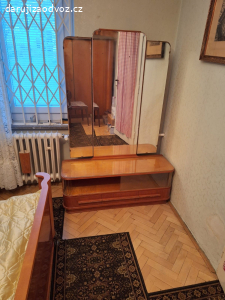Retro ložnicový nábytek za odvoz