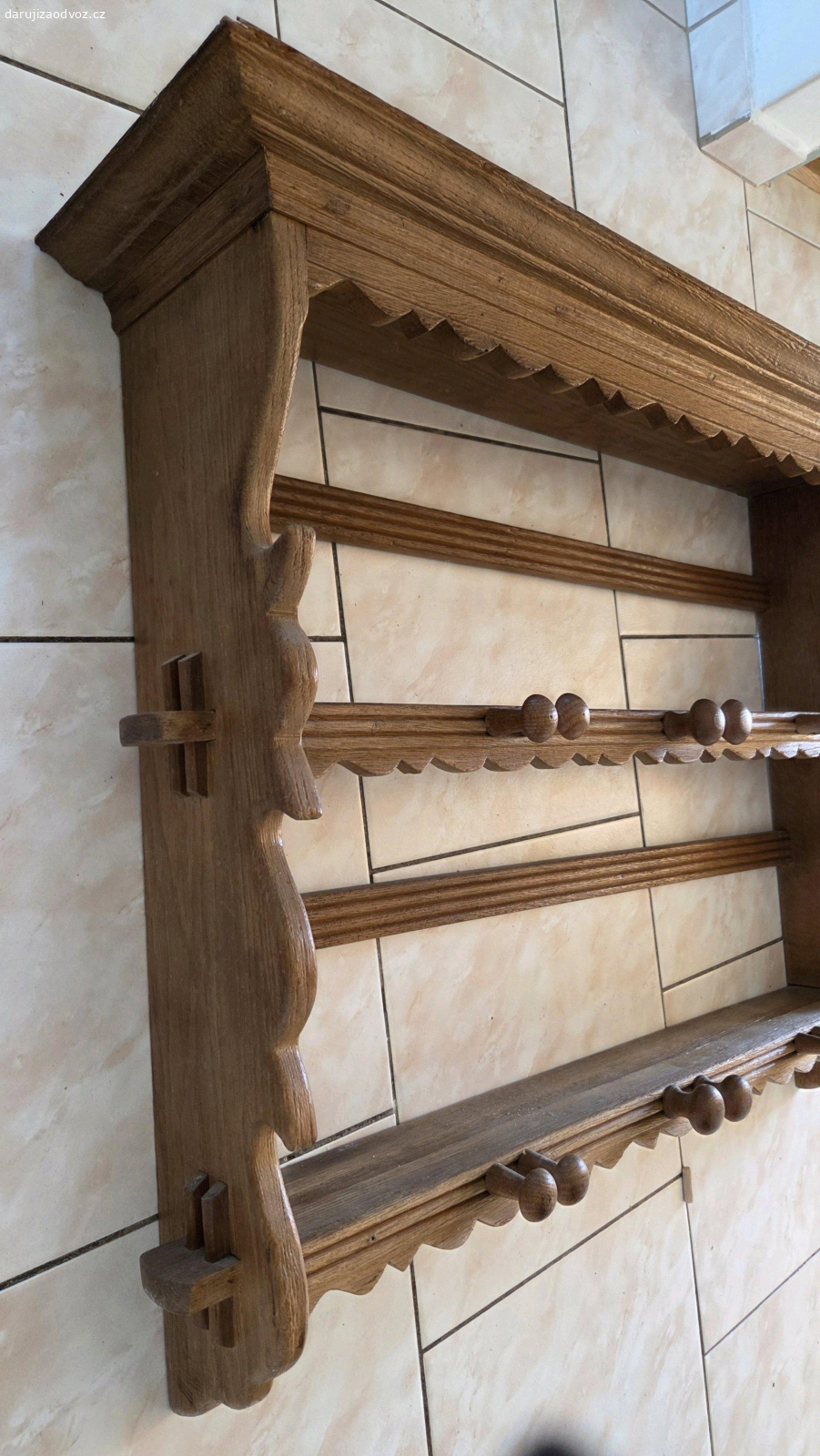 Retro poličky. úzké poličky, rozměr cca 80x70cm, masiv
