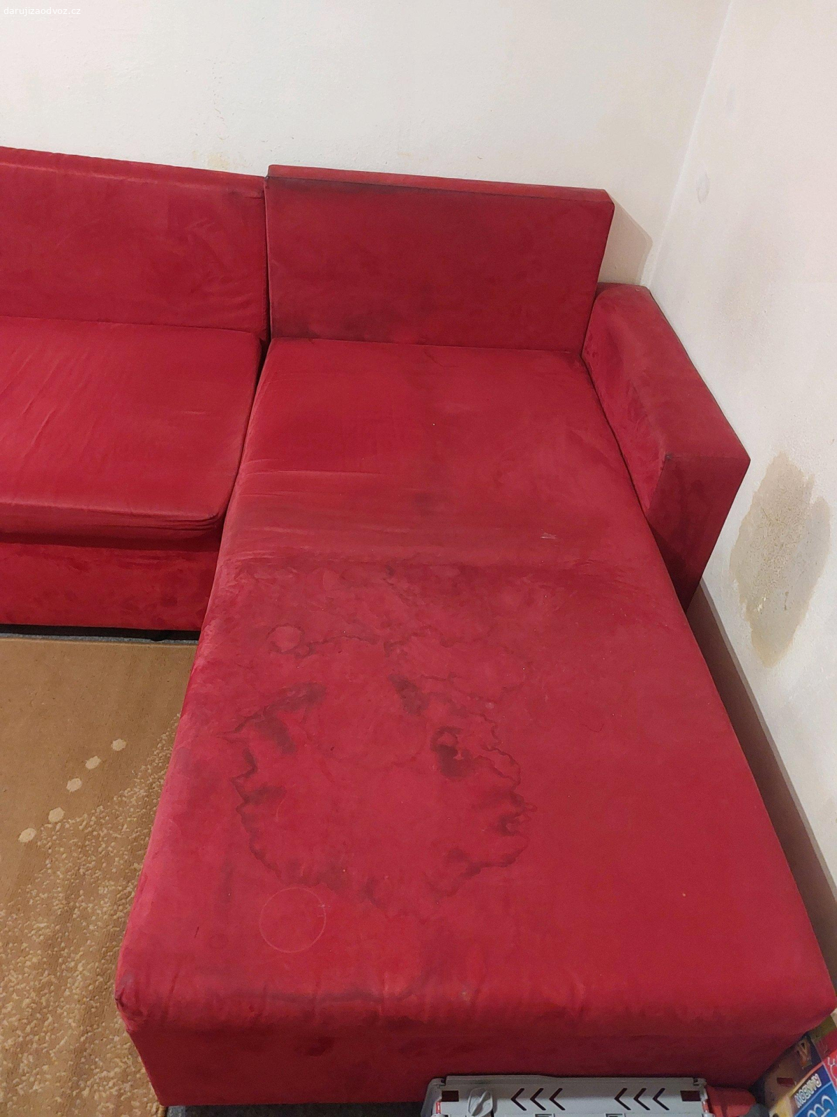 Rohová sedací souprava. Daruji za odvoz, kdyby se někomu hodila.