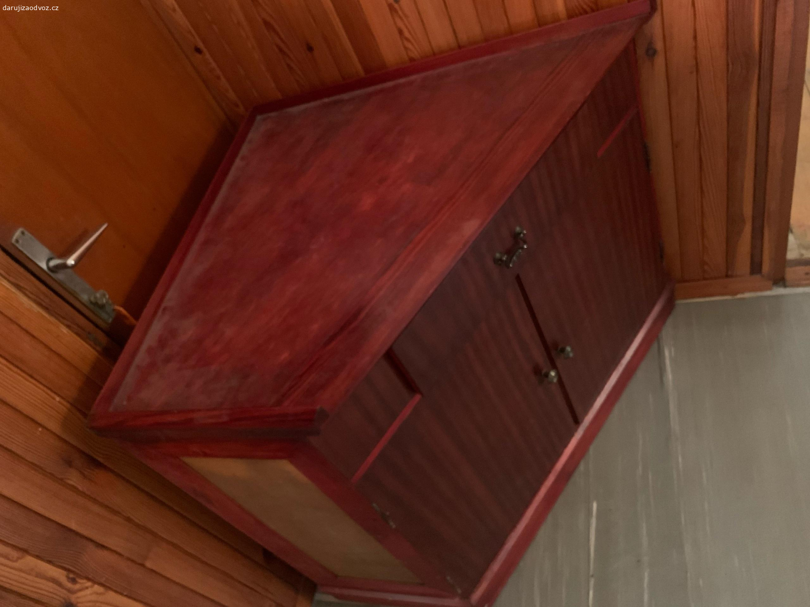 rohová skříňka. bezva stav