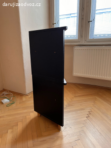 Rohové poličky