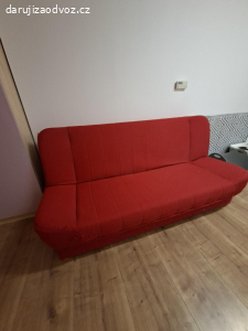 Rozkládací gauč červený