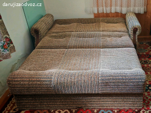 rozkládací gauč