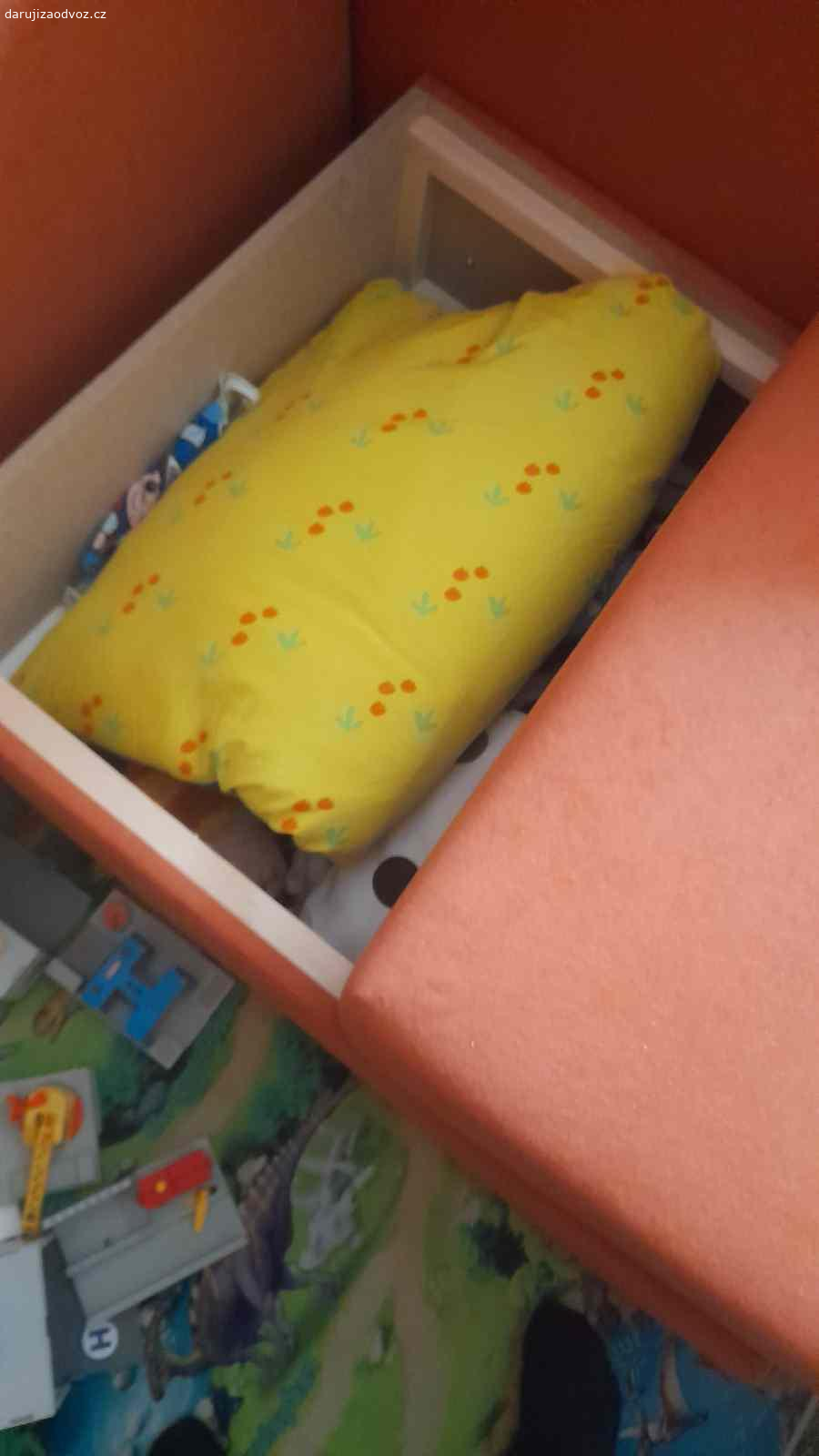 Rozkládací křeslo na spaní. Jako nové