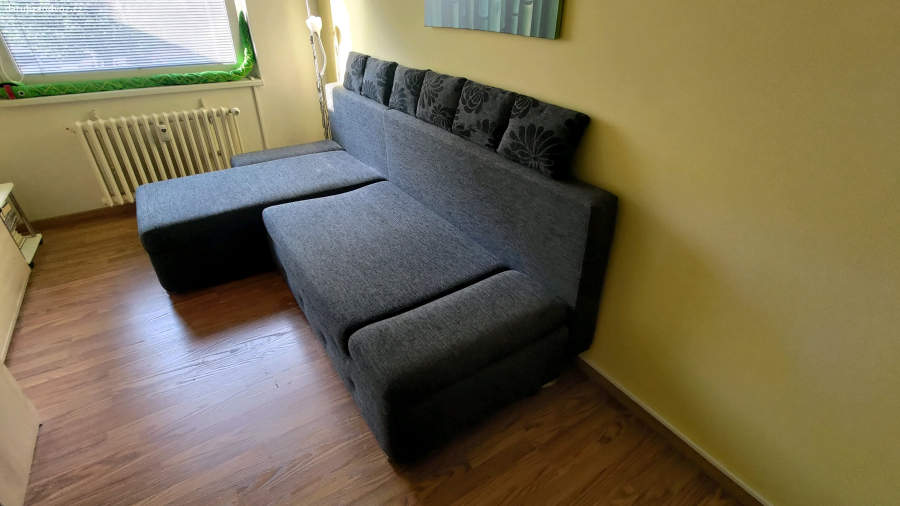Rozkládací pohovka za odvoz.