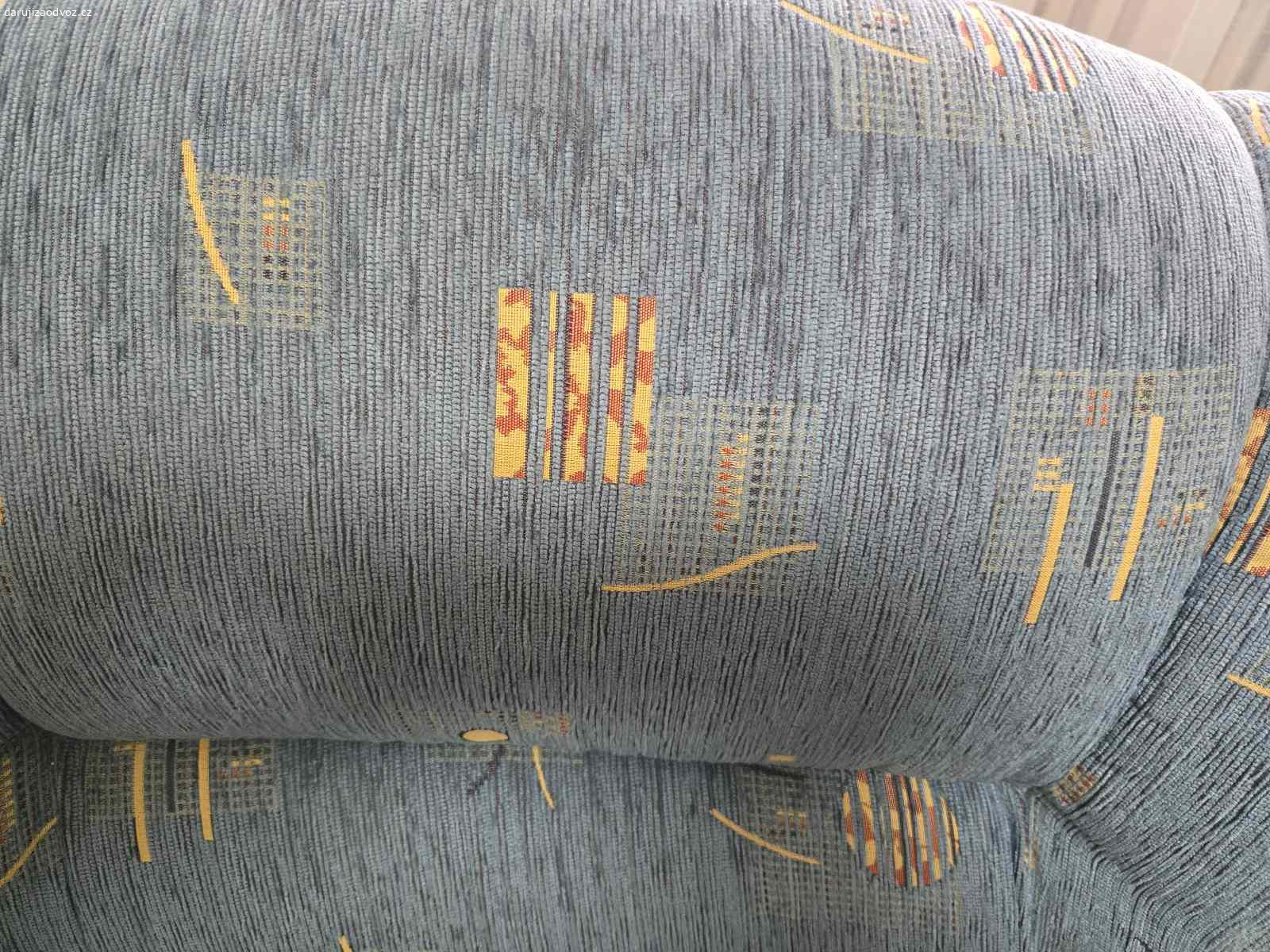 Rozkládací sedacka. Velmi zachovala. Nutný vlastní odnos a odvoz.