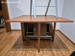 rozkládací stůl + 4 židle