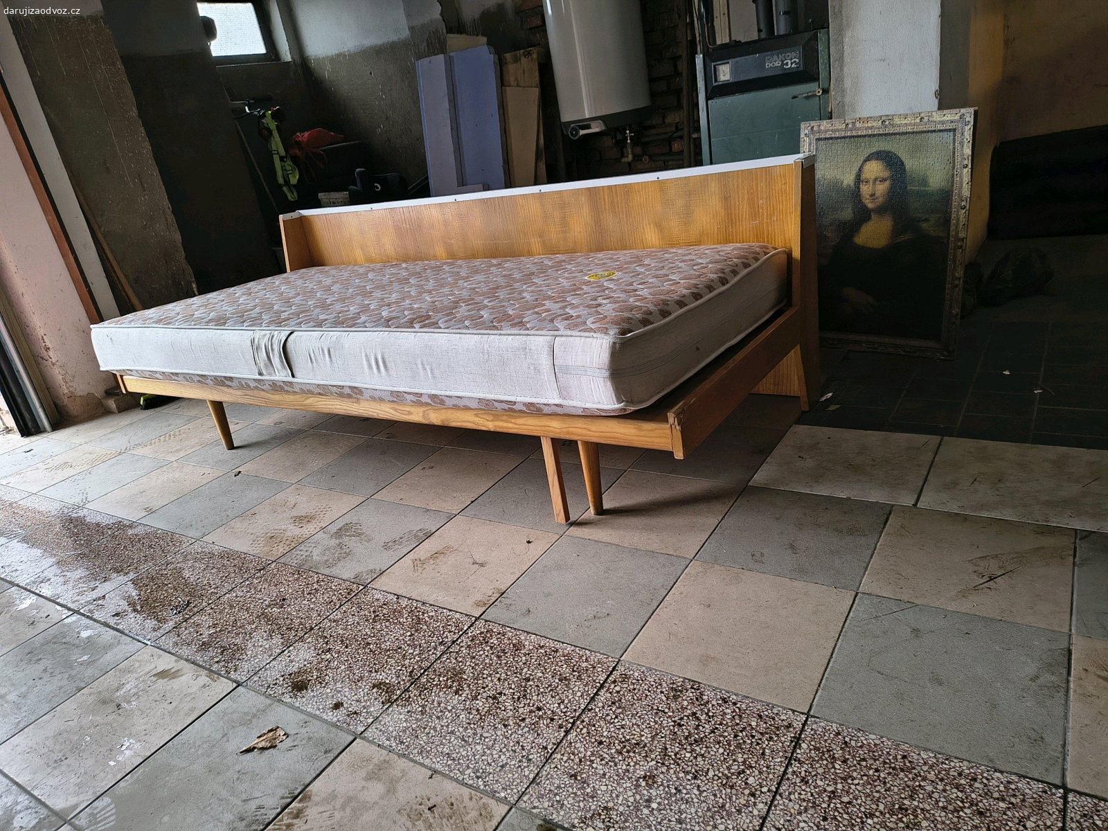 roztahovací postel. roztahovací postel i s matrací