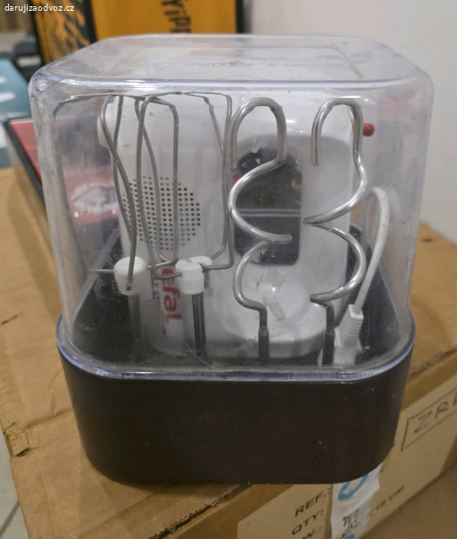 rezervace- Ruční šlehač Tefal