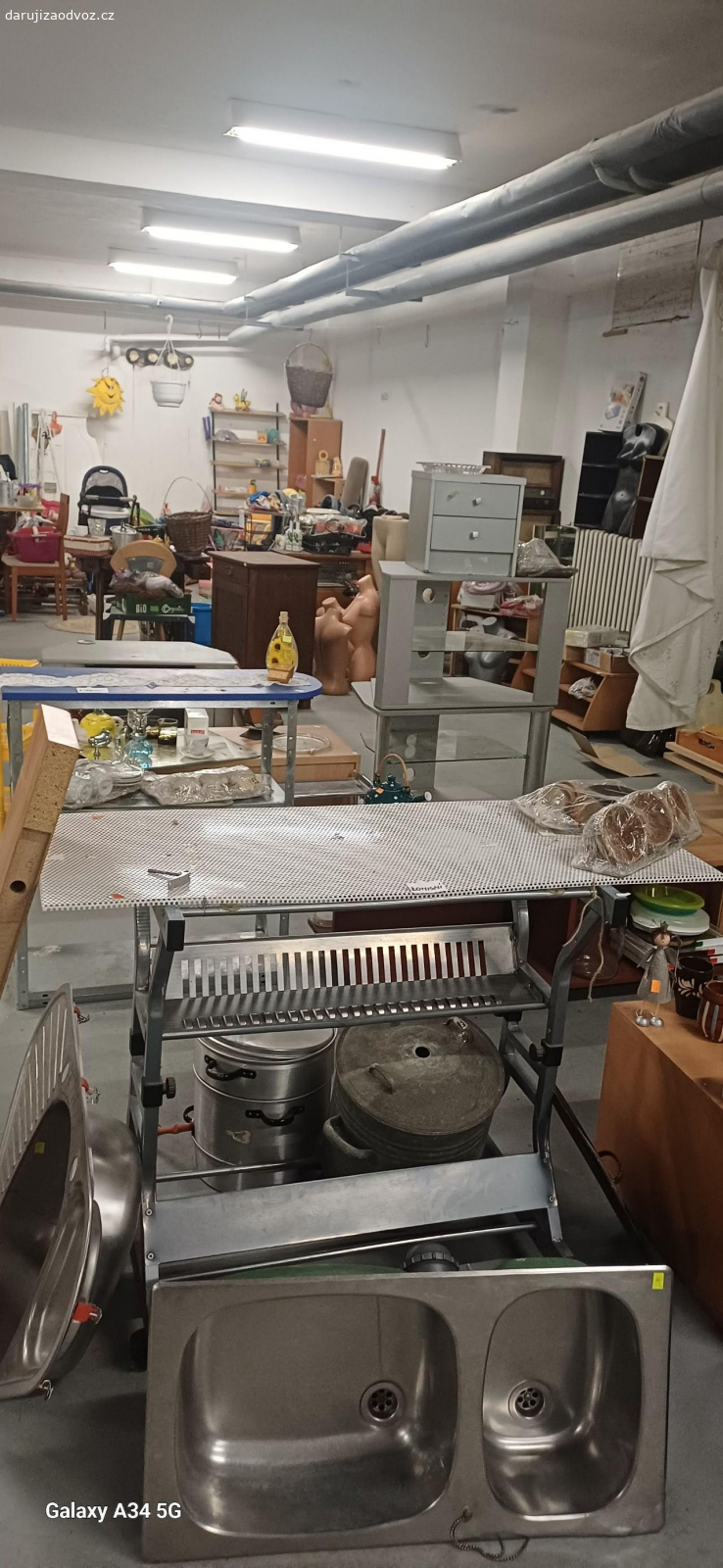 rušení prodejny bazaru. daruji všeho chuť