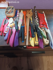 Různé náčiní do kuchyně