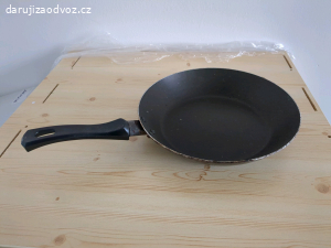 různé nádobí