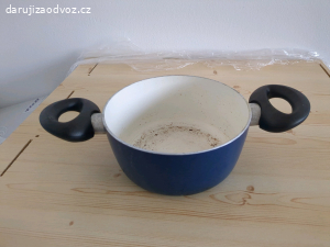 různé nádobí