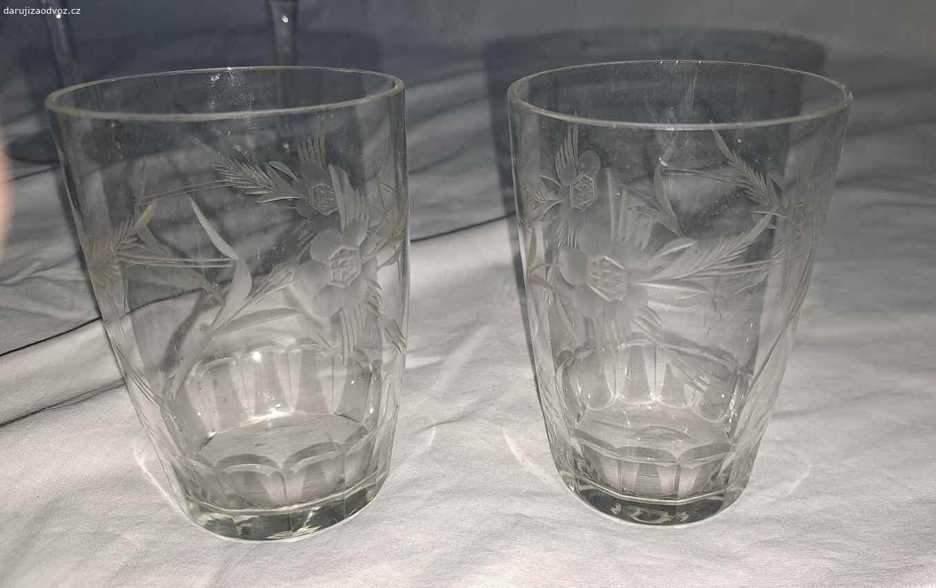 Sada broušených sklenic. Daruji sadu 5+5 broušených sklenic - 